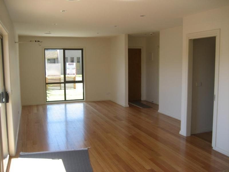 1/4 Leon Avenue, Rosebud VIC 3939