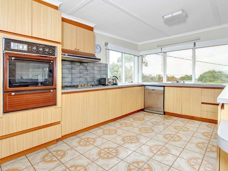 13 Crest Drive, Rosebud VIC 3939