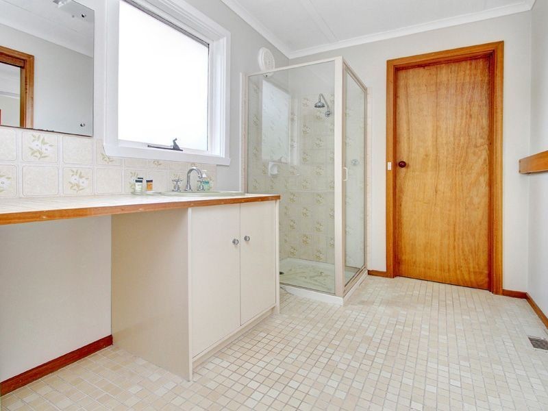 13 Crest Drive, Rosebud VIC 3939