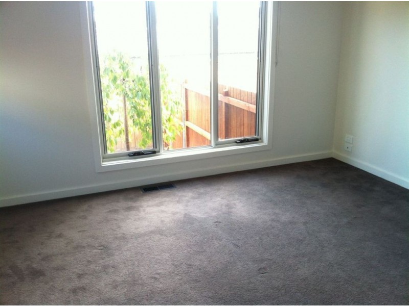 2/29 South Road, Mccrae VIC 3938