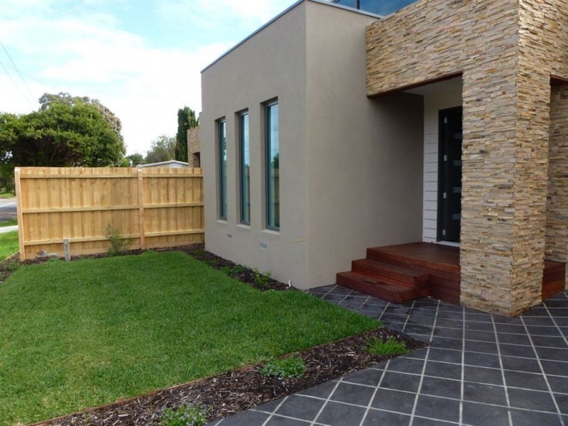 5 Leon Avenue, Rosebud VIC 3939