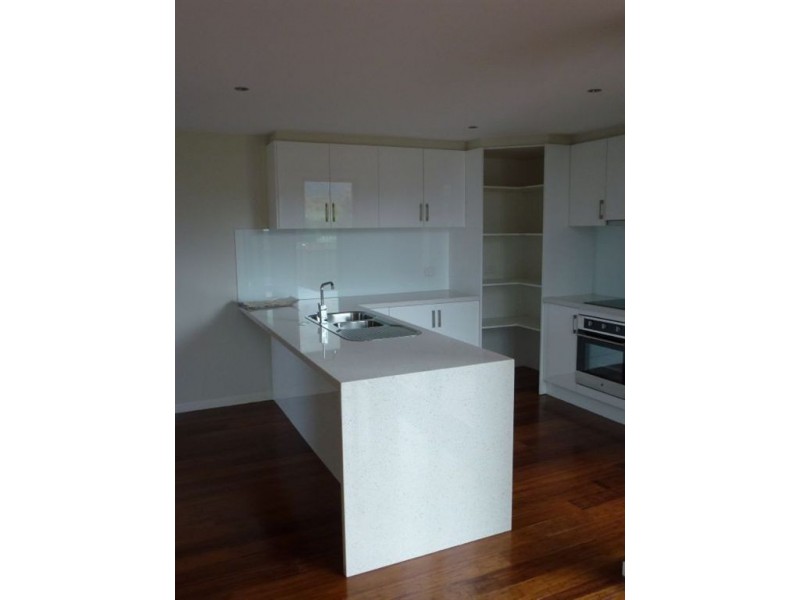 5 Leon Avenue, Rosebud VIC 3939