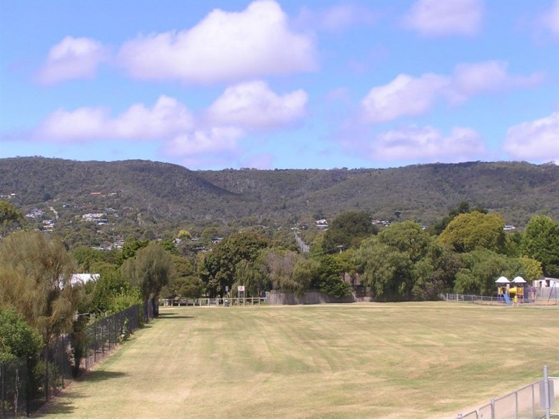 5 Leon Avenue, Rosebud VIC 3939