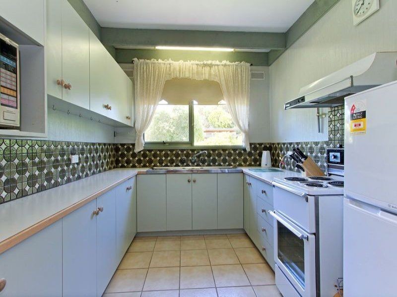 240 Eastbourne Road, Rosebud VIC 3939