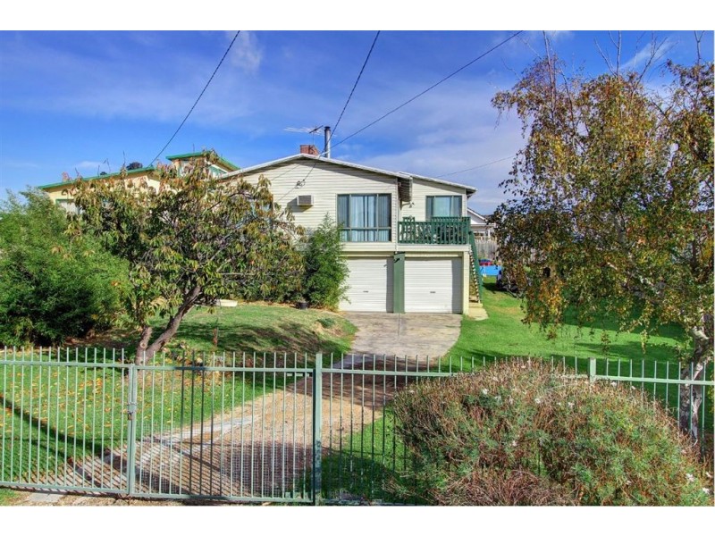 20-22 Eighth Avenue, Rosebud VIC 3939