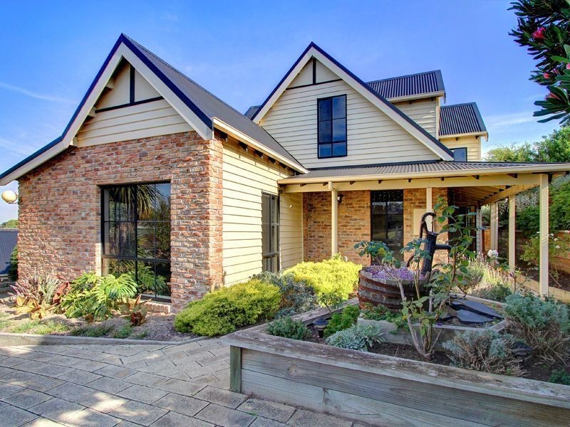 2 Sandpiper Court, Rosebud West VIC 3940