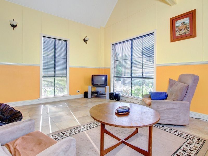 2 Sandpiper Court, Rosebud West VIC 3940