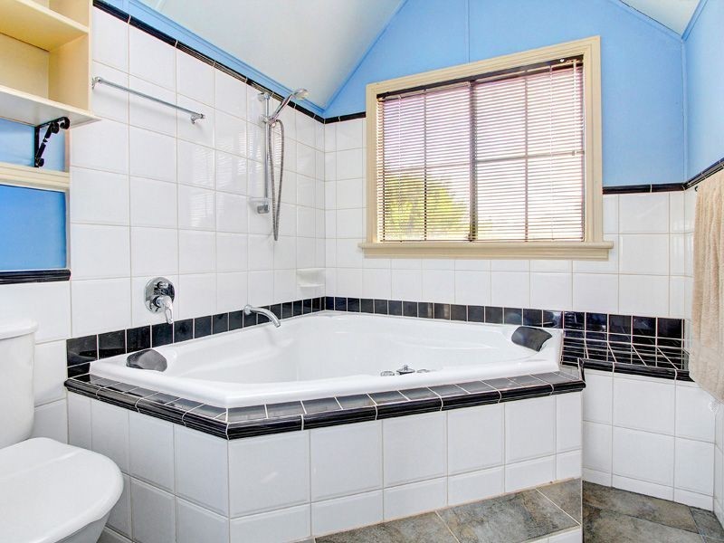 2 Sandpiper Court, Rosebud West VIC 3940