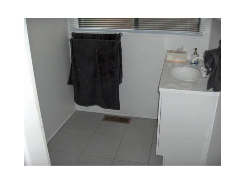 28 Fifth Avenue, Rosebud VIC 3939