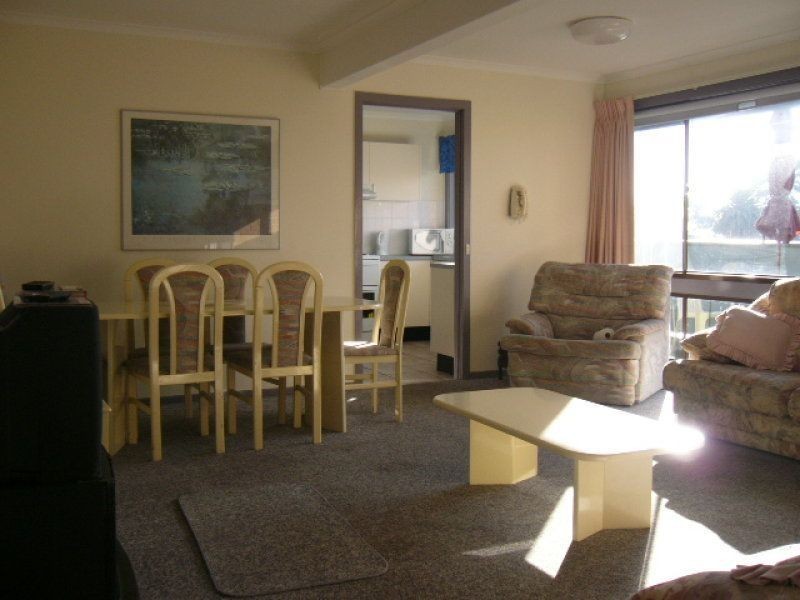 4/7 Eighth Avenue, Rosebud VIC 3939