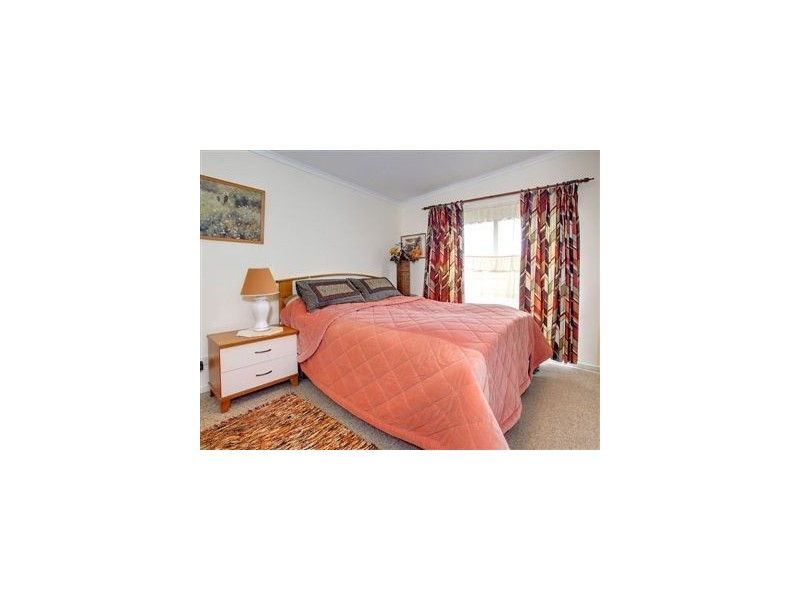 83 Fourth Avenue, Rosebud VIC 3939