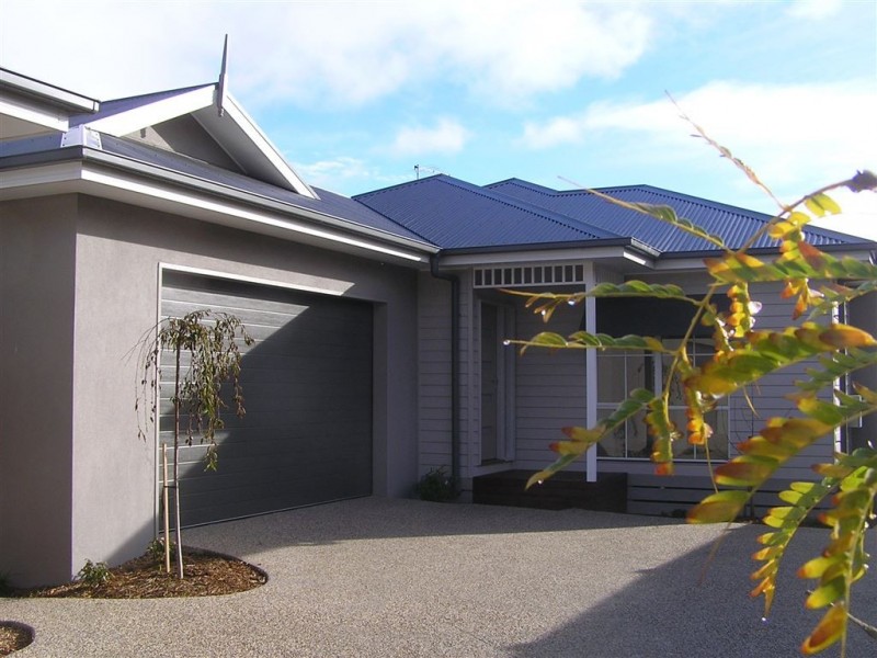 2/7 Highfield Road, Mccrae VIC 3938