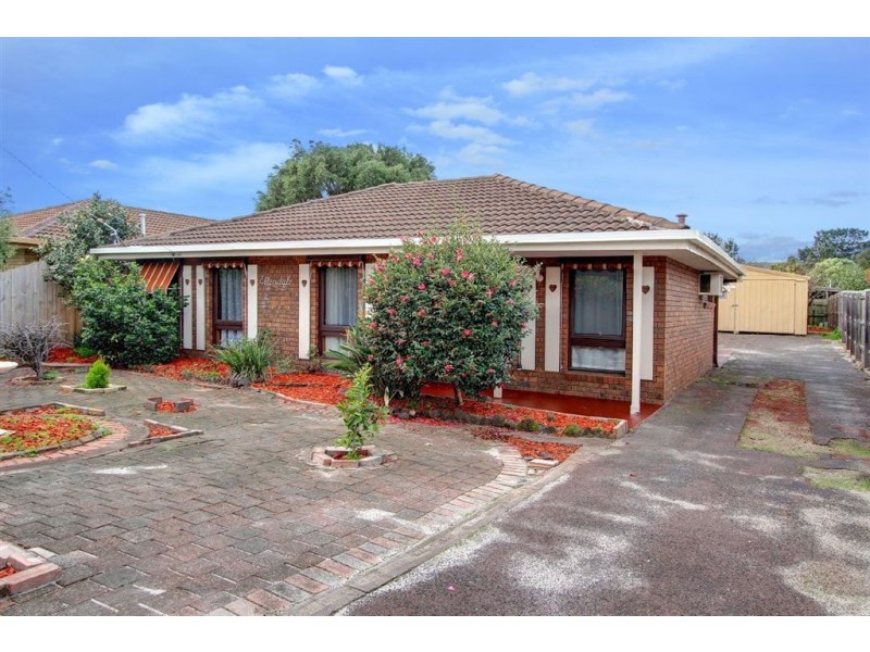 225 Ninth Avenue, Rosebud VIC 3939