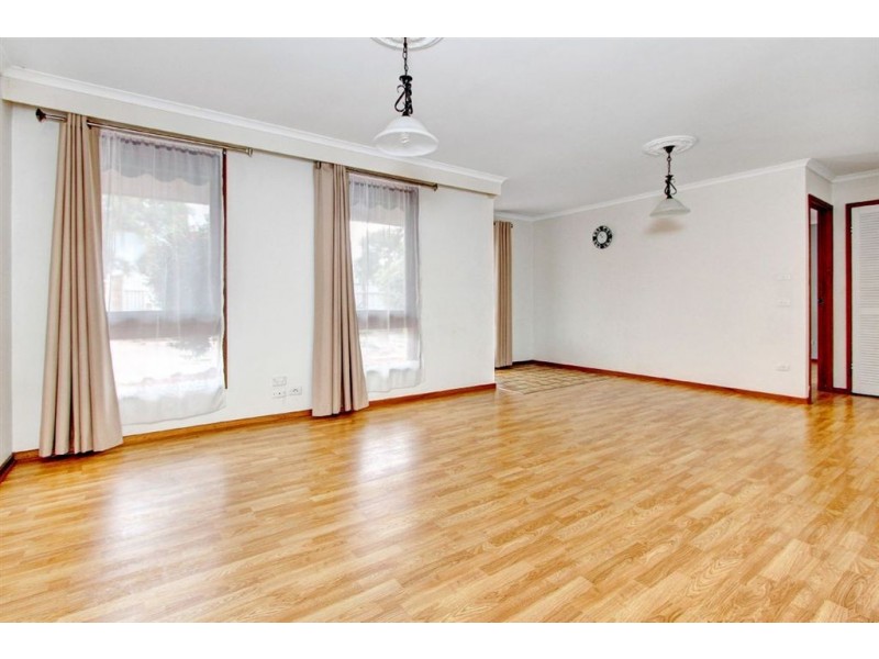 225 Ninth Avenue, Rosebud VIC 3939