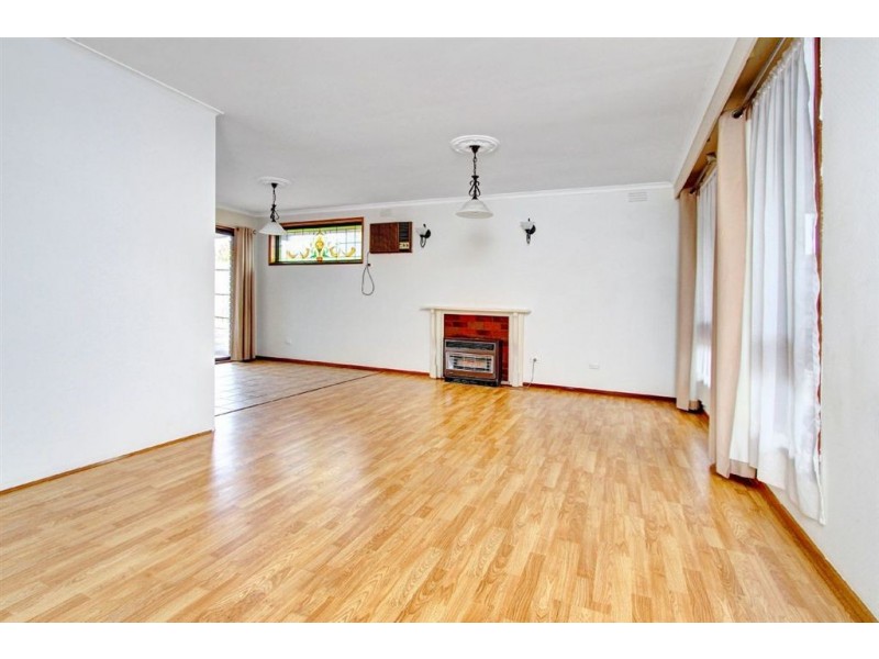 225 Ninth Avenue, Rosebud VIC 3939