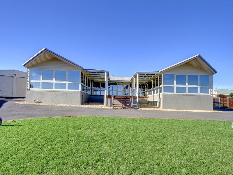 7-9 Coral Close, Rosebud VIC 3939