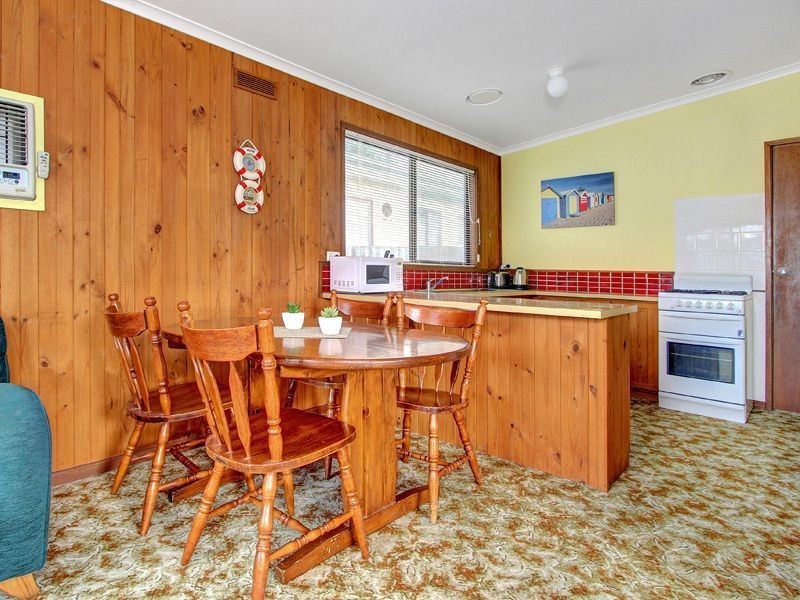 83 Fifth Ave, Rosebud VIC 3939