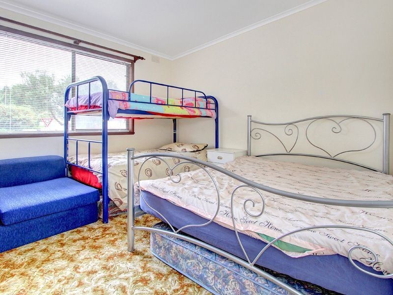 83 Fifth Ave, Rosebud VIC 3939