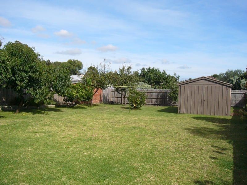 38 Hayes Avenue, Rosebud VIC 3939