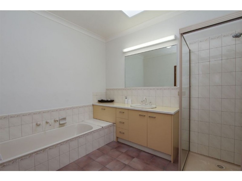 2 Hartigan Court, Rosebud VIC 3939