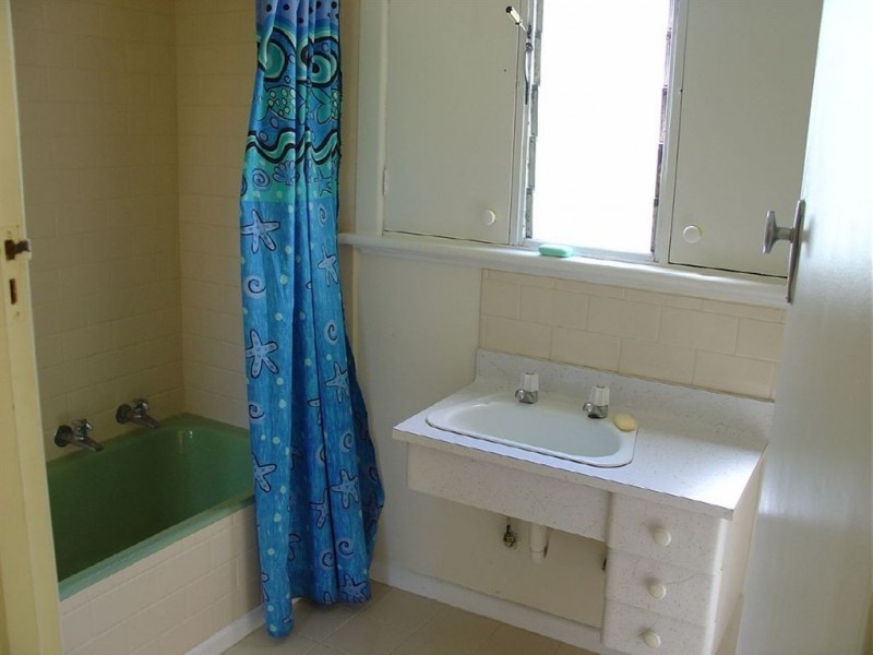 19 Sixth Avenue, Rosebud VIC 3939