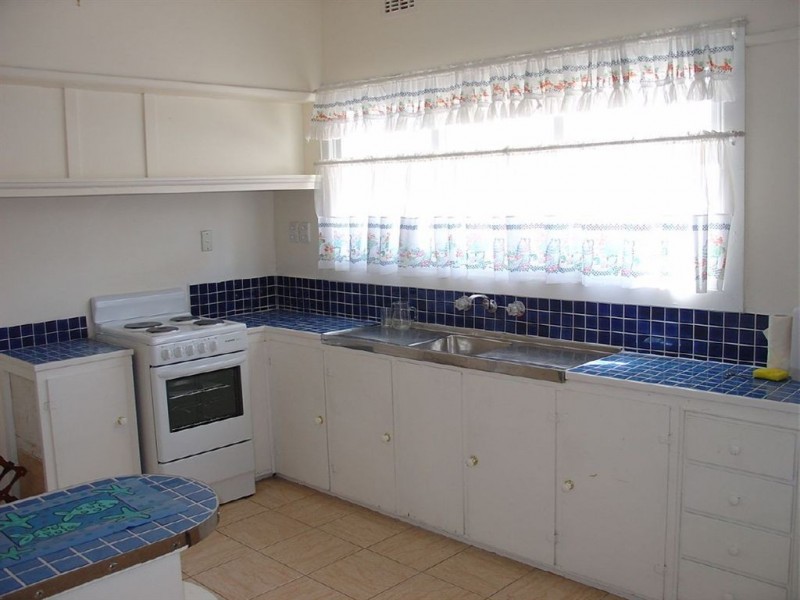 19 Sixth Avenue, Rosebud VIC 3939