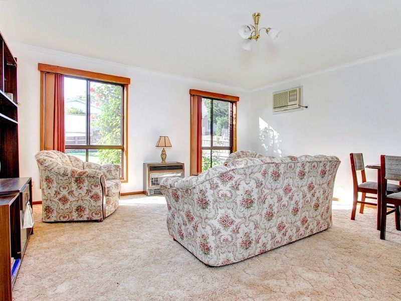 48 Eighth Ave, Rosebud VIC 3939