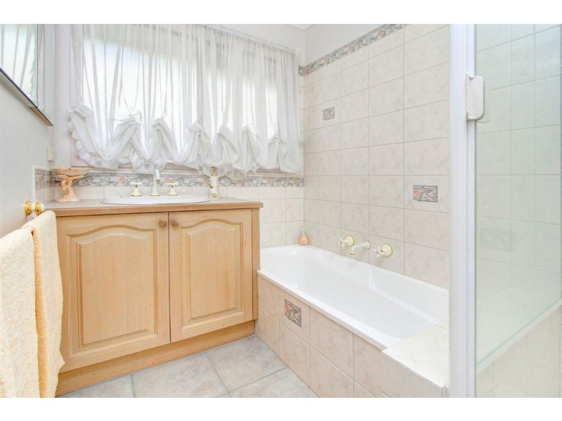 26A Whitehead Grove, Rosebud VIC 3939