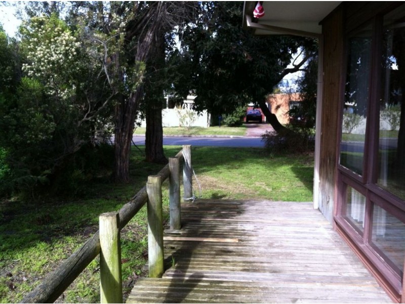 8 Hakea Avenue, Rosebud West VIC 3940