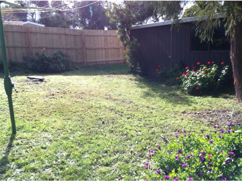 8 Hakea Avenue, Rosebud West VIC 3940