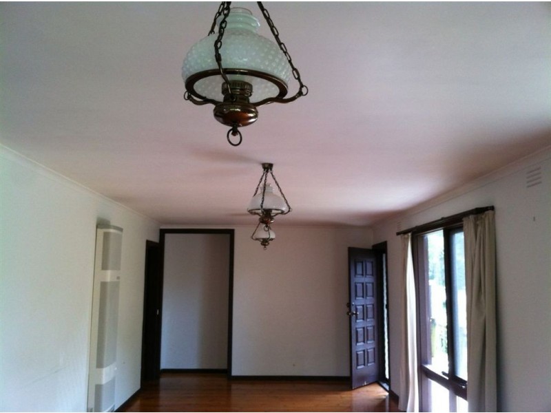 8 Hakea Avenue, Rosebud West VIC 3940