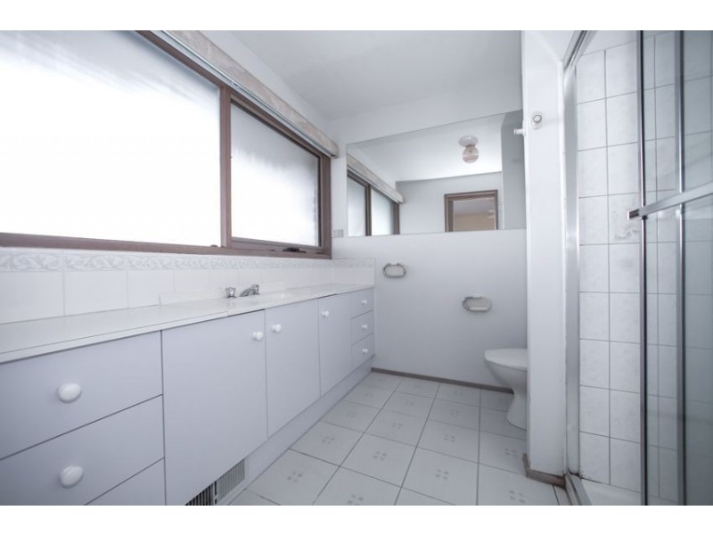 4 McLaren Court, Rosebud VIC 3939