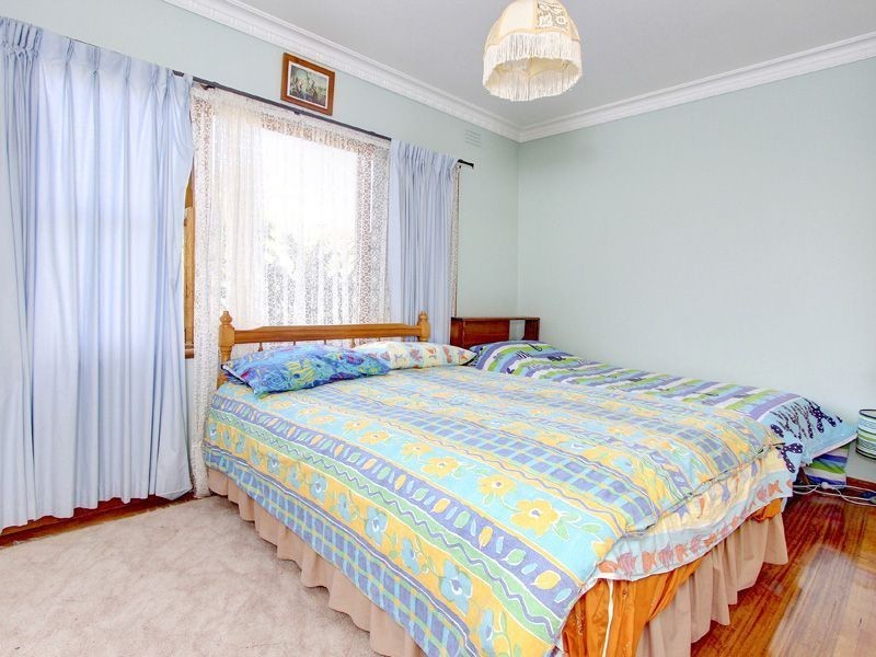 82 Seventh Avenue, Rosebud VIC 3939