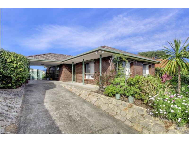 27 Moorfield Avenue, Rosebud VIC 3939