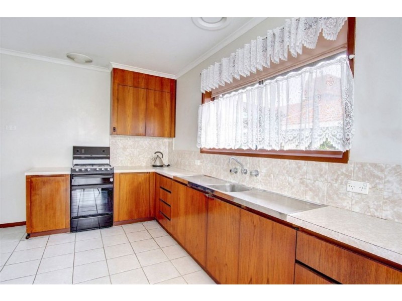 27 Moorfield Avenue, Rosebud VIC 3939