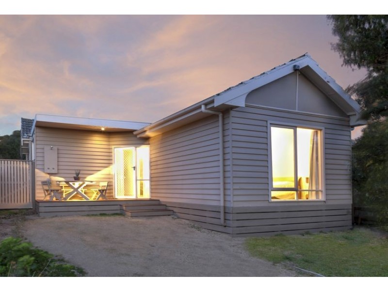 55 Eighth Ave, Rosebud VIC 3939