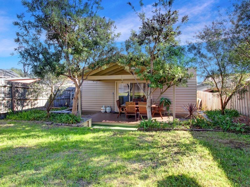 55 Eighth Ave, Rosebud VIC 3939