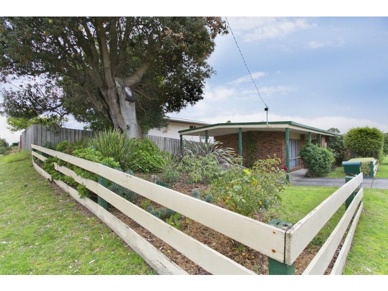 137 Sixth Avenue, Rosebud VIC 3939