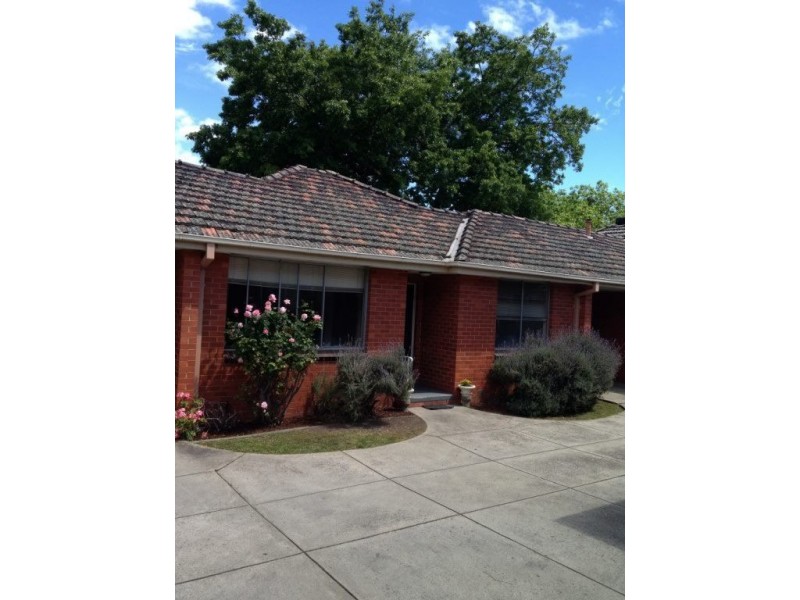 2/112 Through Road, Camberwell VIC 3124
