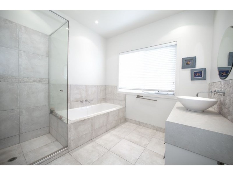 76 Elizabeth Drive, Rosebud VIC 3939