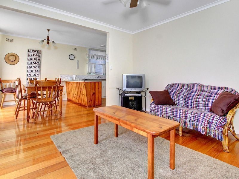 42 Sixth Avenue, Rosebud VIC 3939