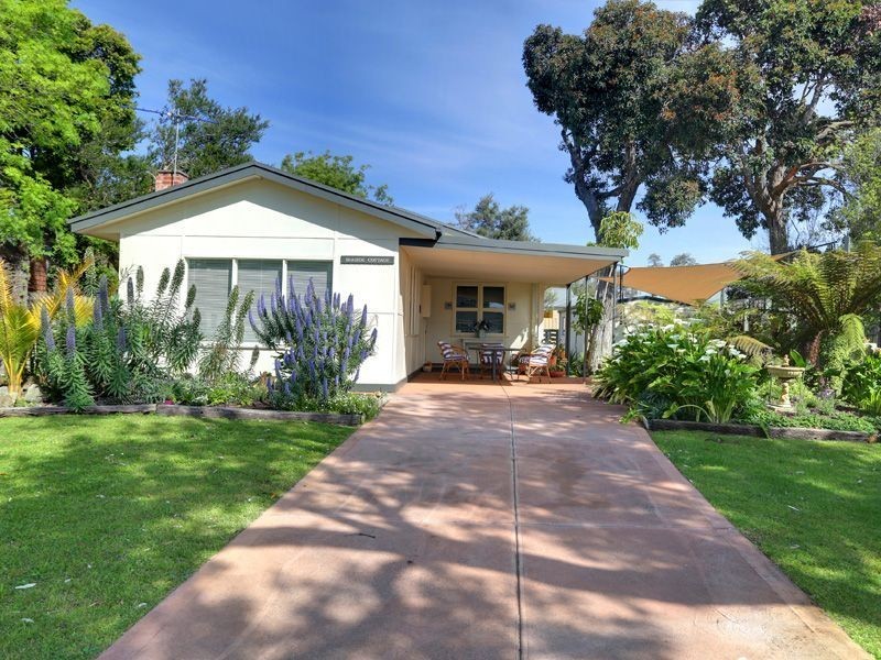 23 Woyna Avenue, Rosebud West VIC 3940