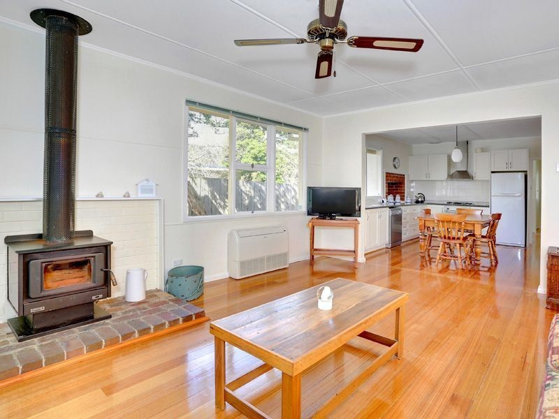 23 Woyna Avenue, Rosebud West VIC 3940