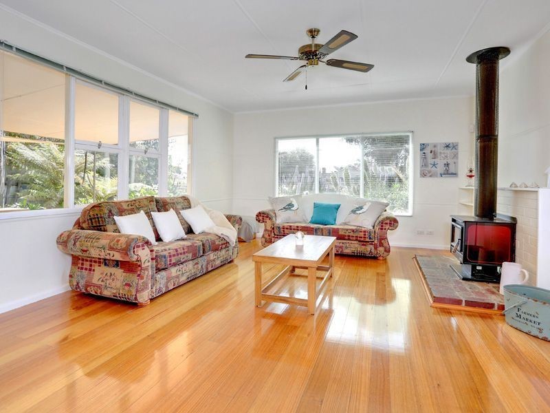 23 Woyna Avenue, Rosebud West VIC 3940