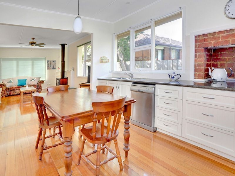 23 Woyna Avenue, Rosebud West VIC 3940