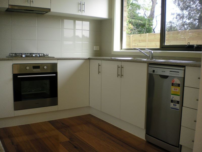 3/4 Leon Avenue, Rosebud VIC 3939