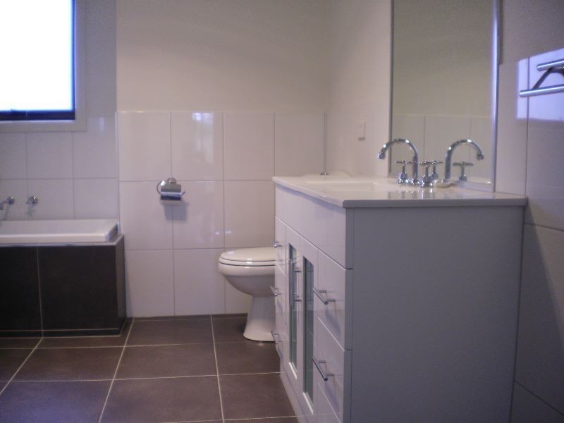 3/4 Leon Avenue, Rosebud VIC 3939