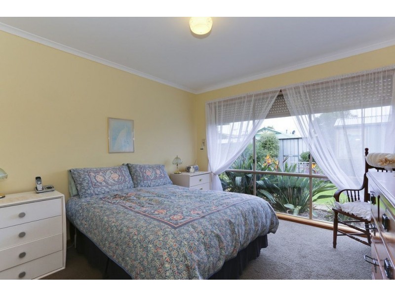 137 Sixth Avenue, Rosebud VIC 3939