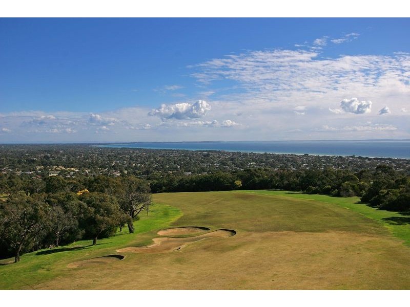 15 Crest Drive, Rosebud VIC 3939