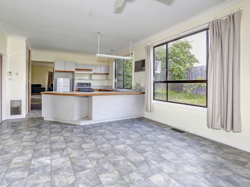 26 Chatfield Avenue, Rosebud West VIC 3940